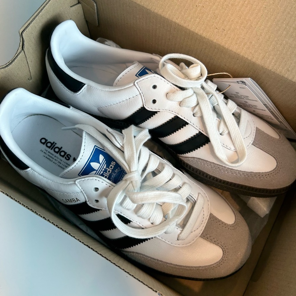 Size 38 / Size 7 Adidas Sambas NWT